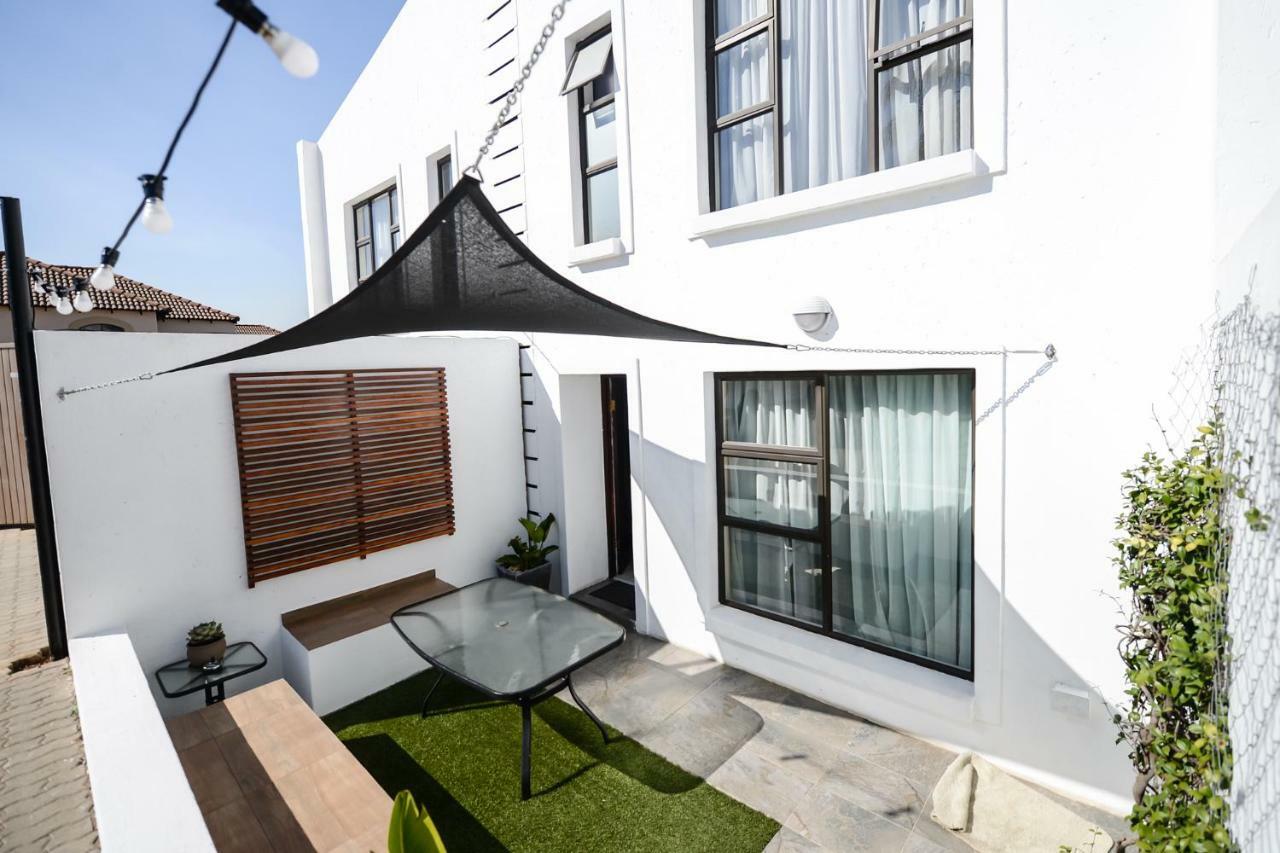 The Royal Bryanston Hotel Johannesburg Exterior foto